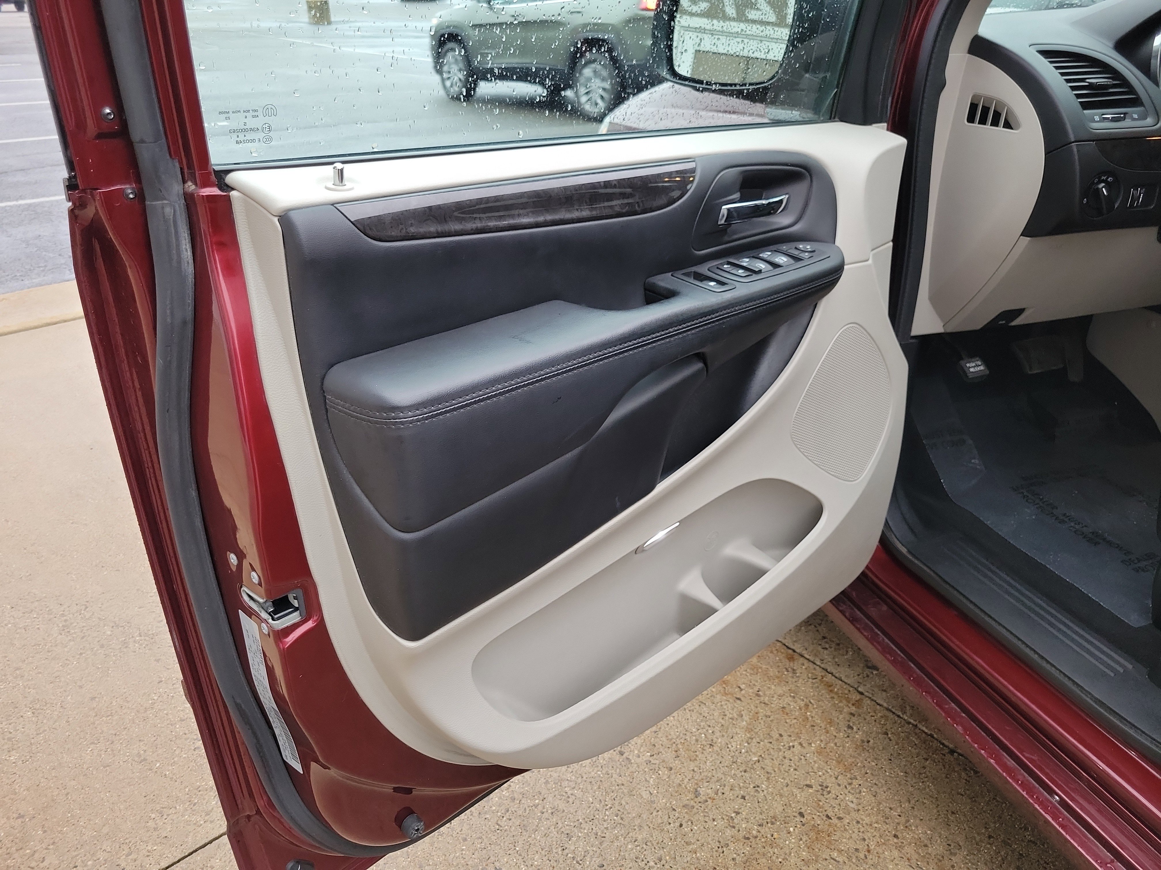 Used 2017 Dodge Grand Caravan SE w/ Power Window Group image 6