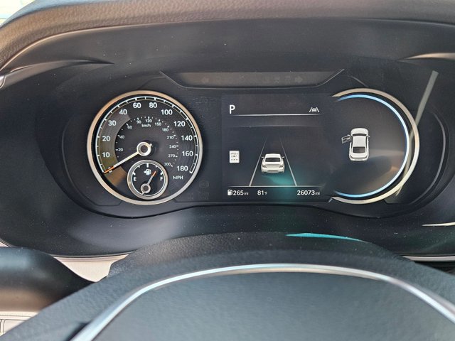 Used 2025 Genesis G70 2.5T image 11