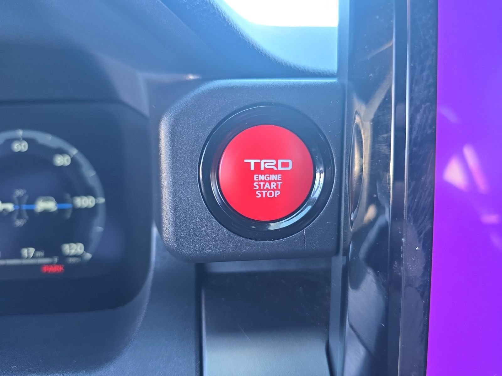 Certified 2025 Toyota Tacoma TRD Off-Road AWD/4WD image 19