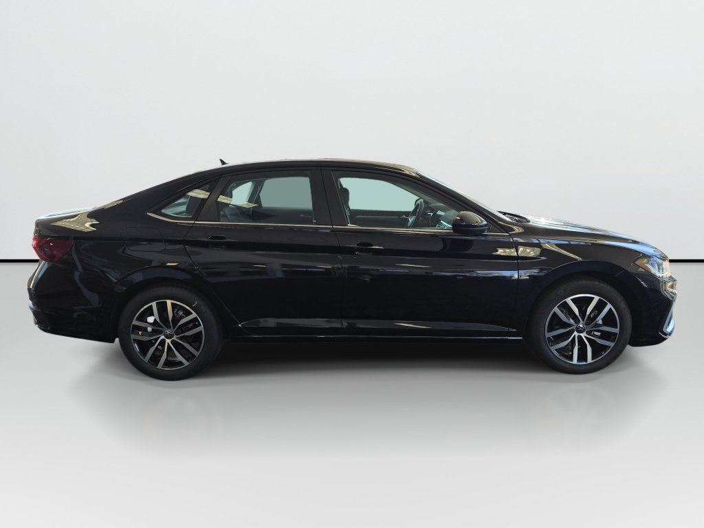 New 2026 Volkswagen Jetta SE FWD image 2