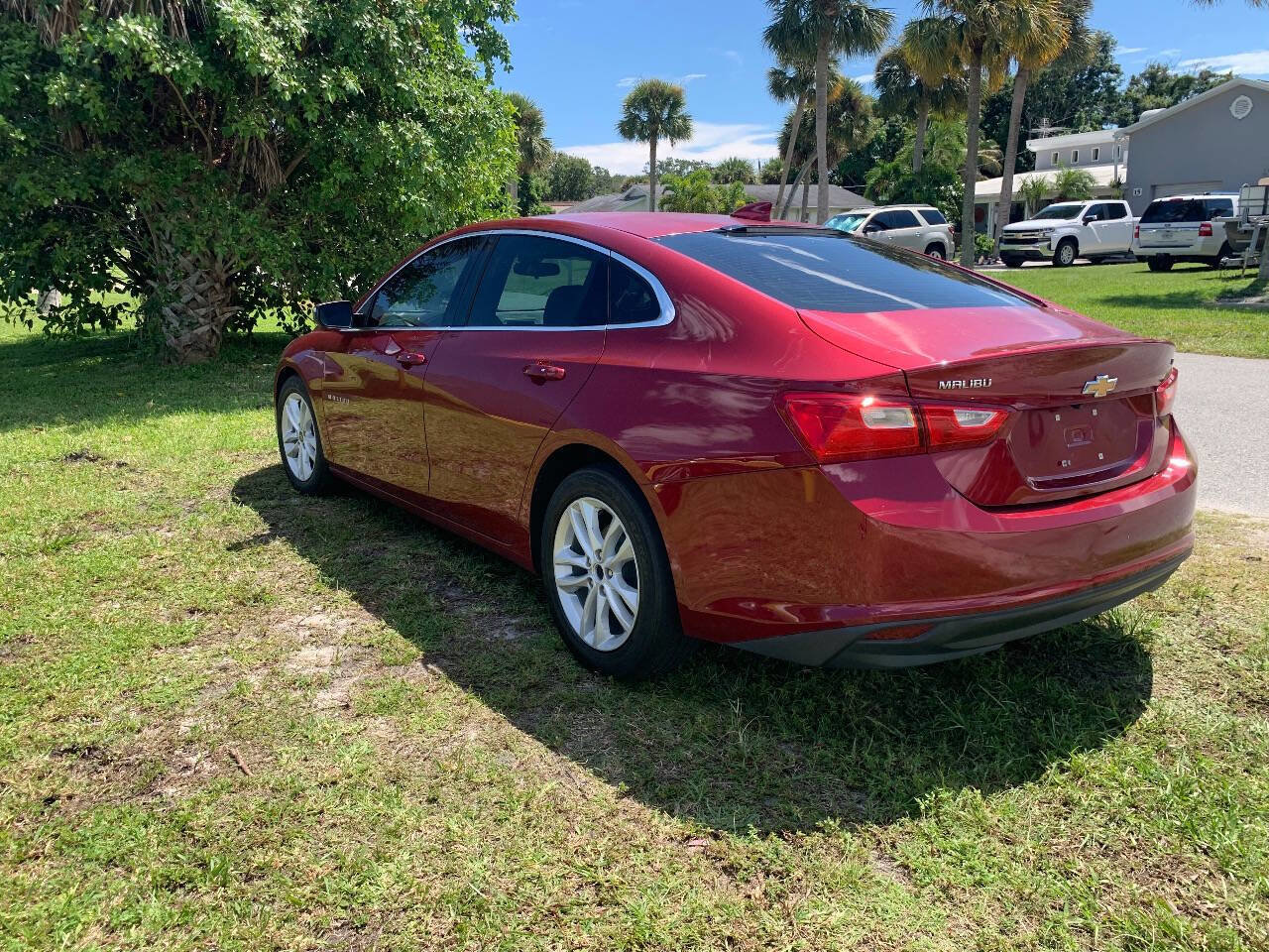 Used 2017 Chevrolet Malibu LT FWD image 4