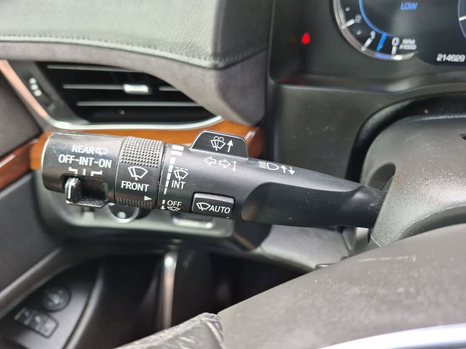 Used 2019 Cadillac Escalade ESV 2WD image 25
