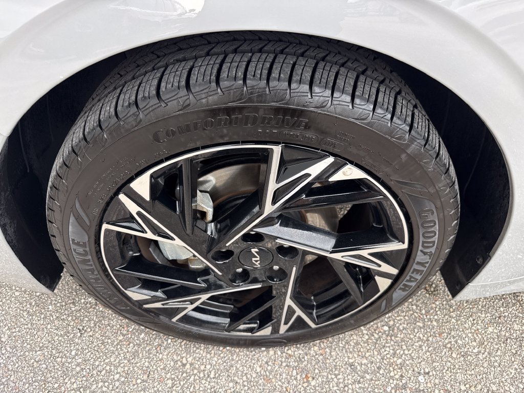 Used 2025 Kia K5 GT-Line w/ GT-Line Premium Package FWD image 13