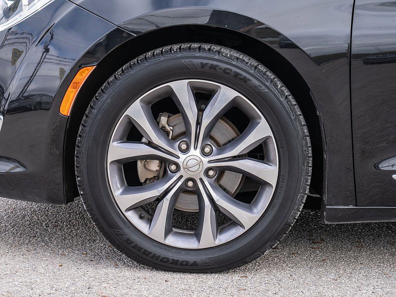 Used 2019 Chrysler Pacifica Limited FWD image 32