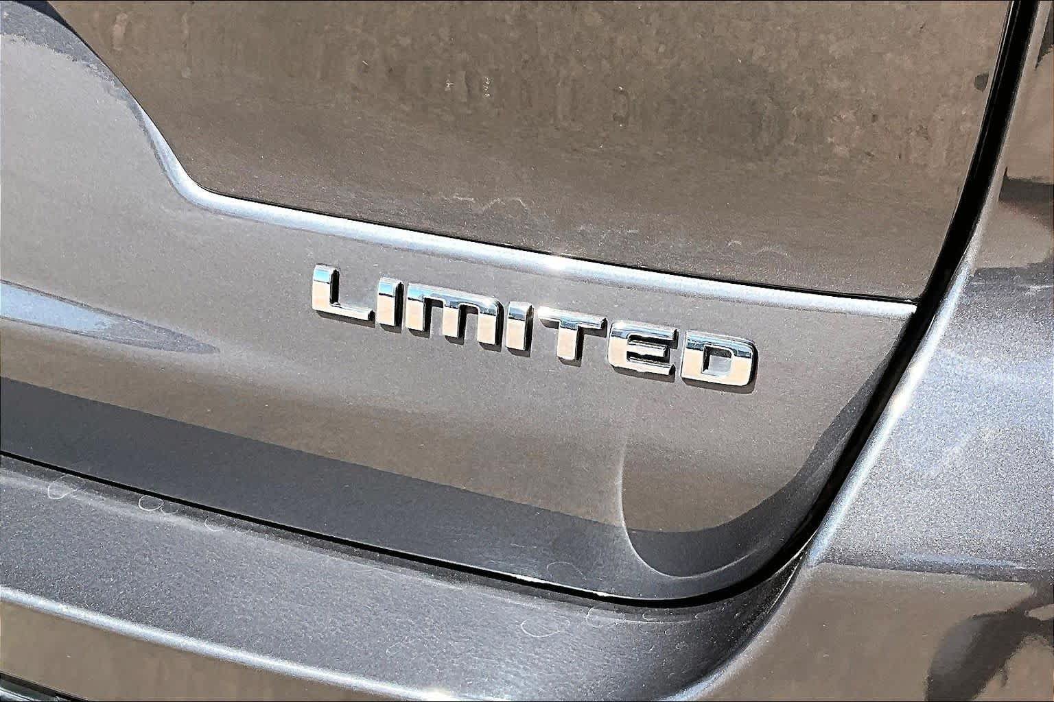 Used 2021 Jeep Grand Cherokee L Limited w/ Trailer Tow Group (B) AWD/4WD image 8