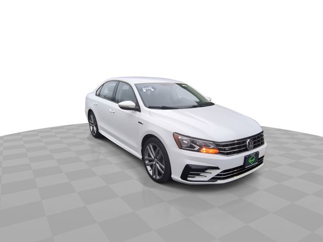 Used 2018 Volkswagen Passat 2.0T S image 2