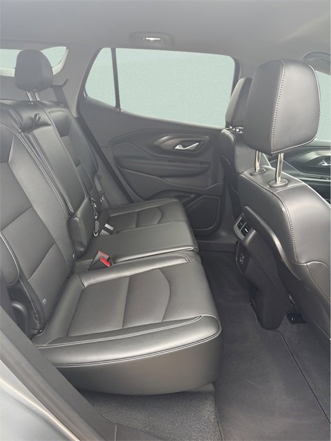 Used 2024 GMC Terrain SLT image 30