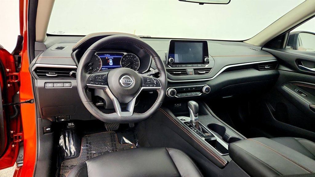 Used 2022 Nissan Altima 2.5 SR FWD image 12