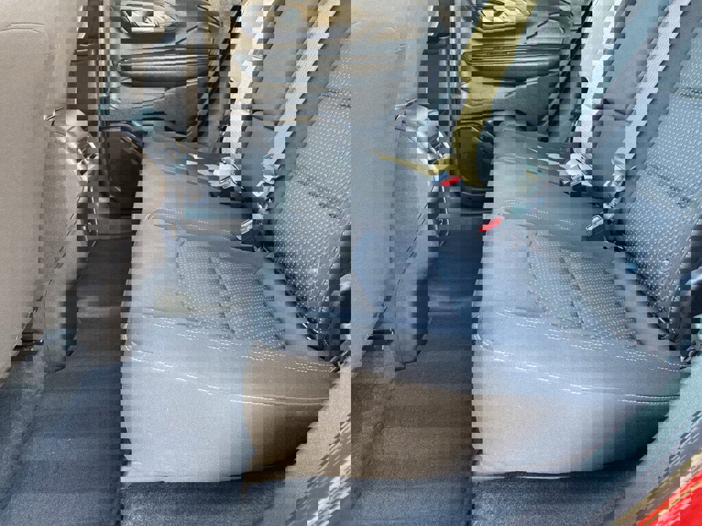 Used 2024 GMC Terrain SLE image 17