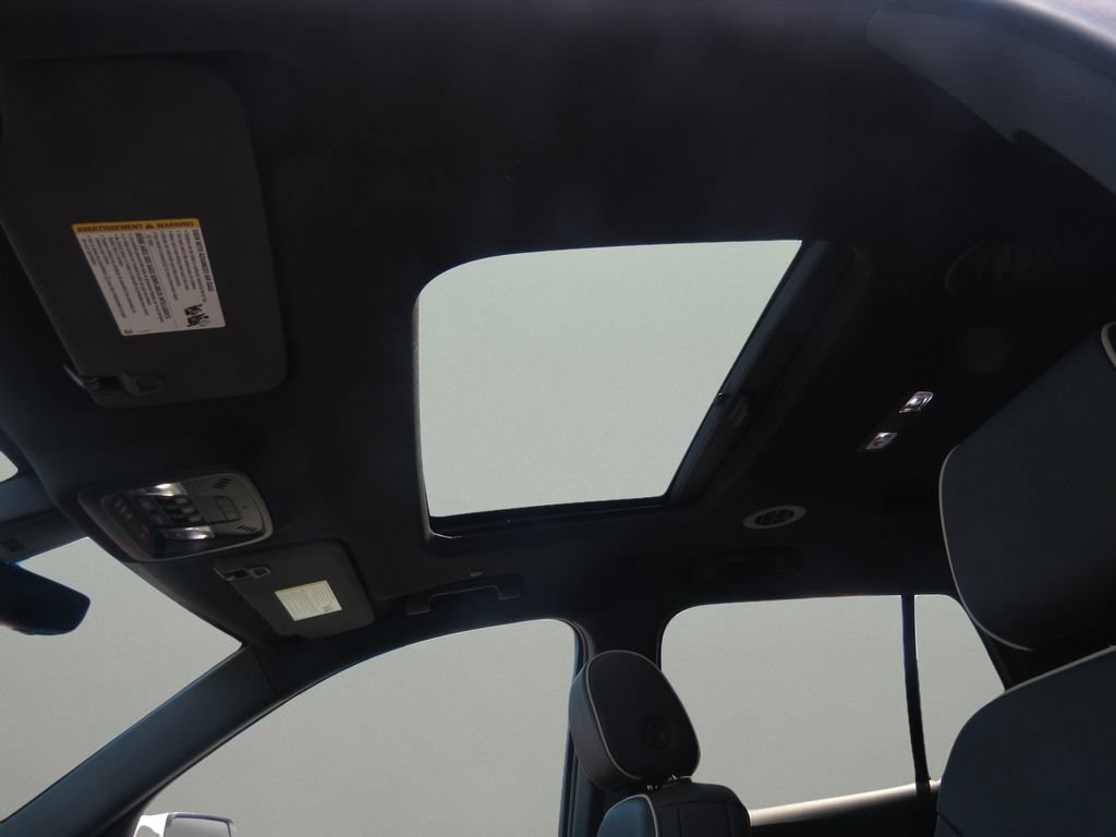Certified 2023 Chevrolet Traverse Premier FWD image 33