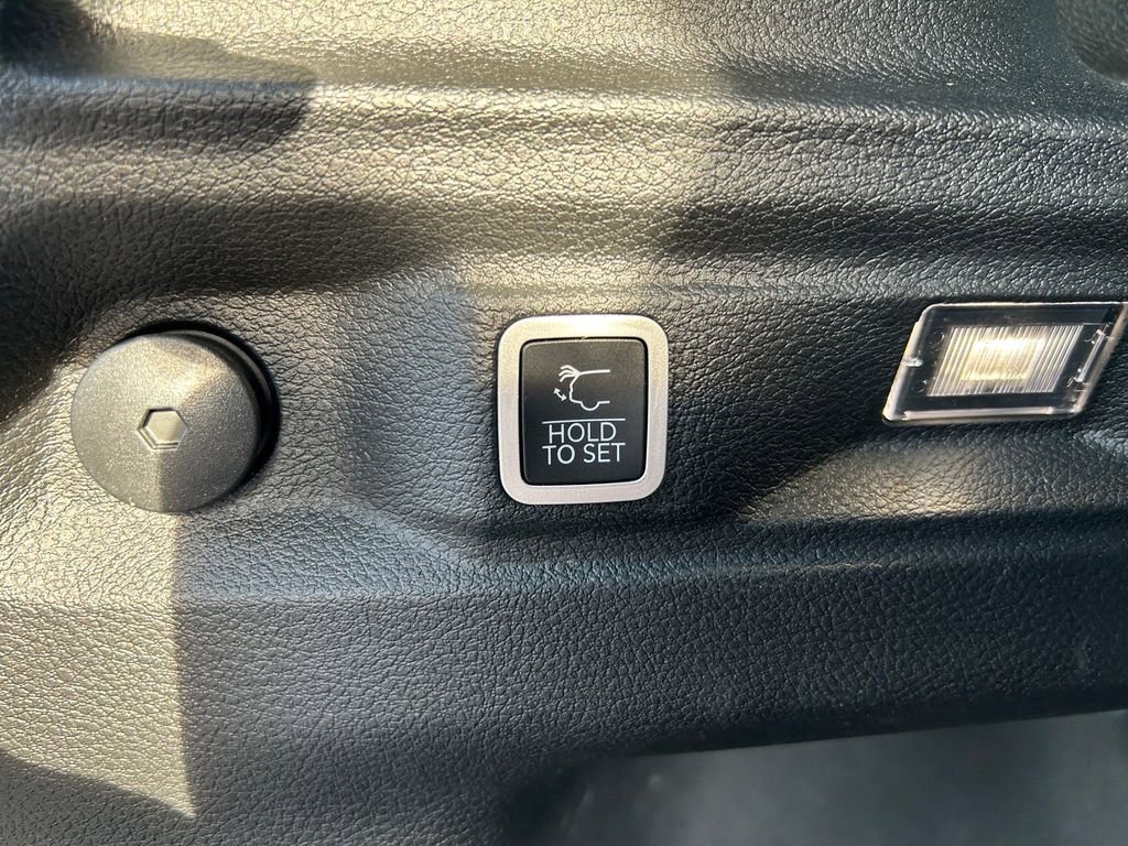 Certified 2023 Jeep Grand Cherokee L Laredo AWD/4WD image 29