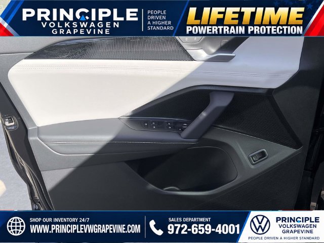 New 2027 Volkswagen Tiguan SE FWD image 10