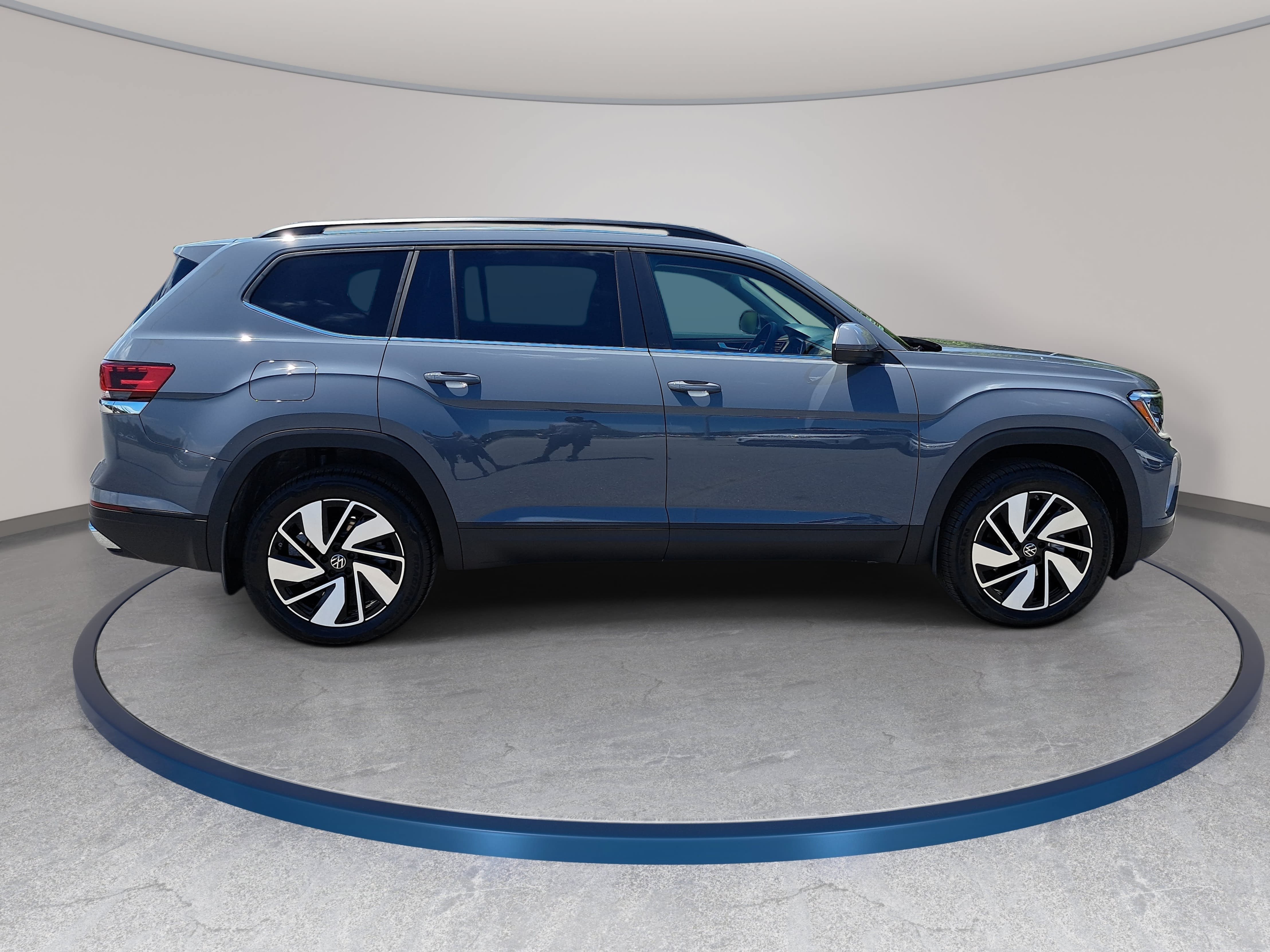 New 2026 Volkswagen Atlas SE FWD image 4