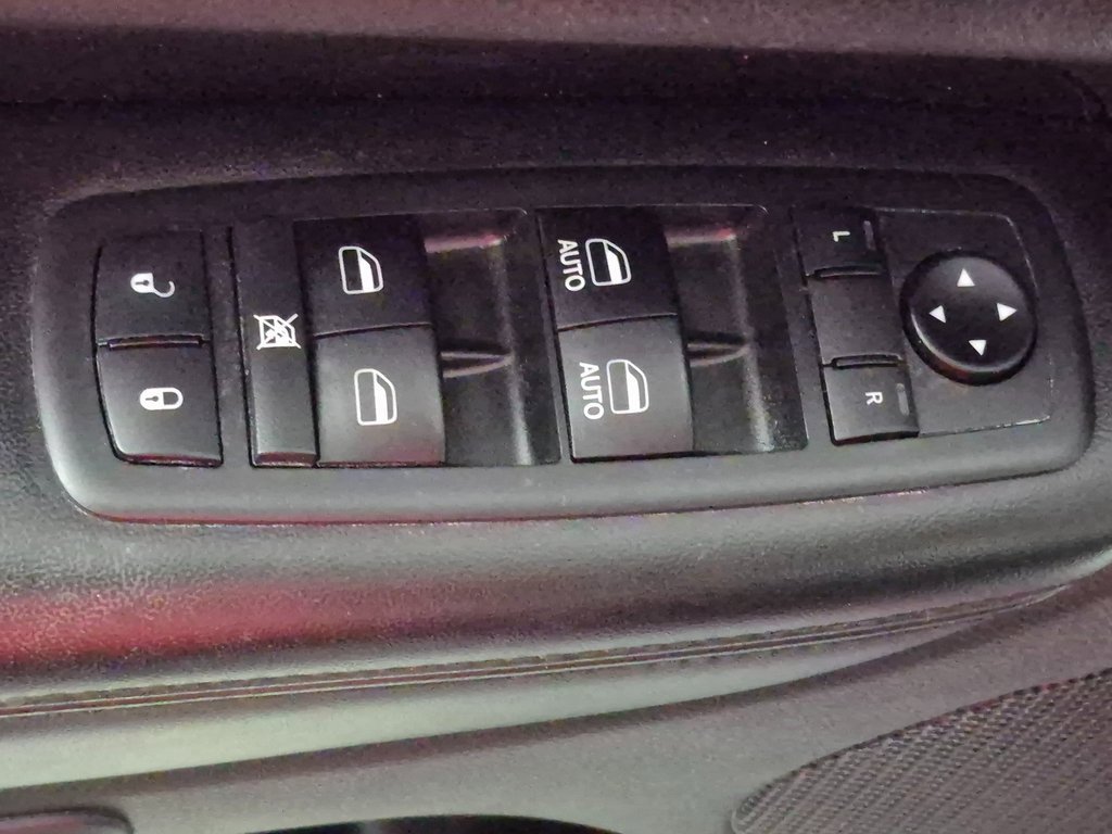 Used 2018 Jeep Grand Cherokee Limited image 17