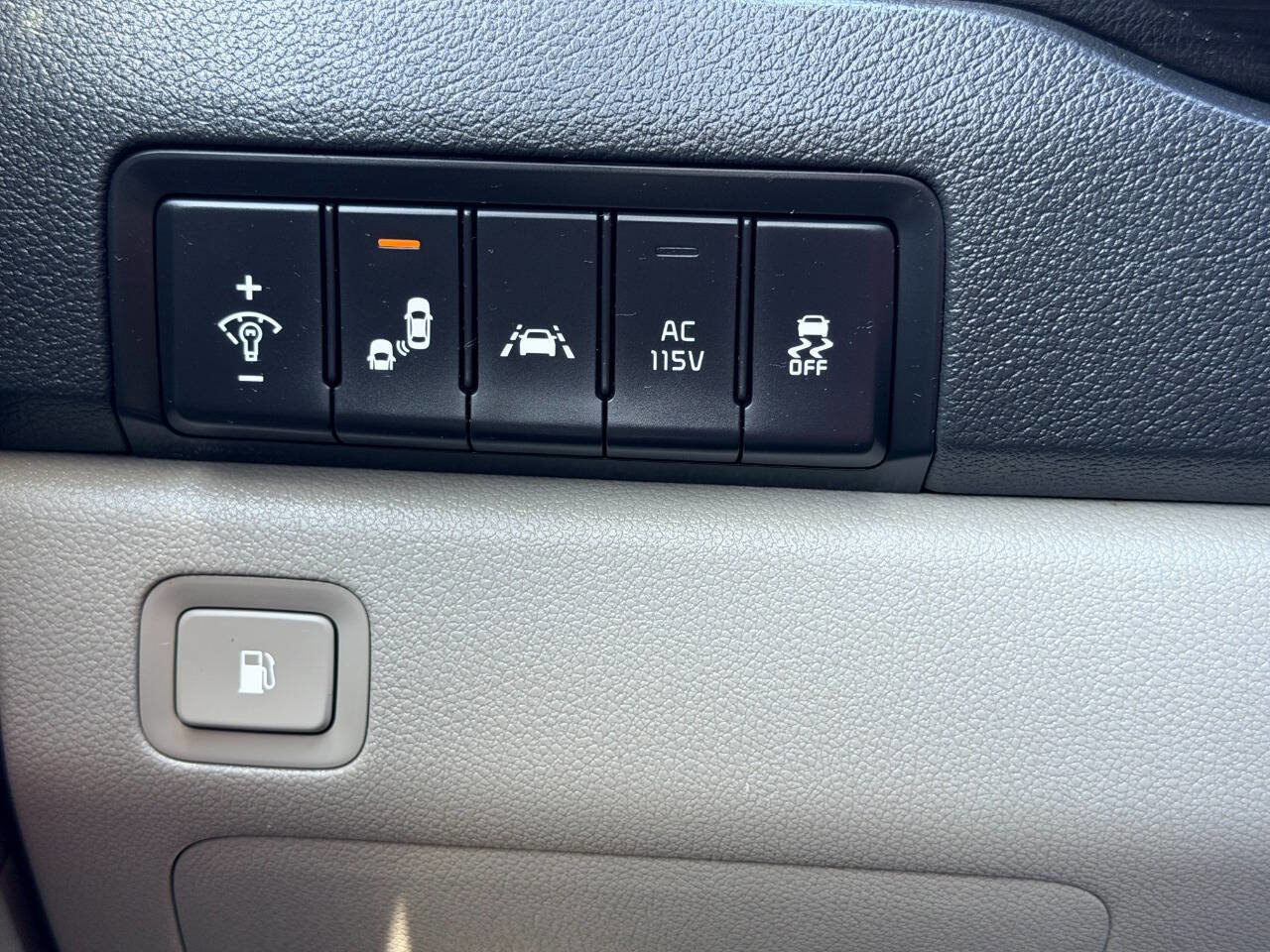 Used 2019 Kia Sedona EX w/ EX Premium Package FWD image 41