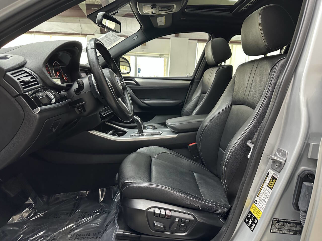 Used 2017 BMW X4 M40i w/ Technology Package image 11