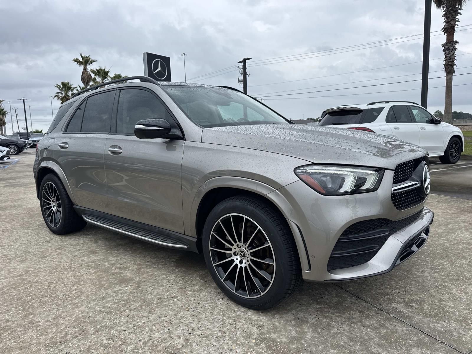 Used 2022 Mercedes-Benz GLE 350 4MATIC w/ AMG Line Exterior image 3
