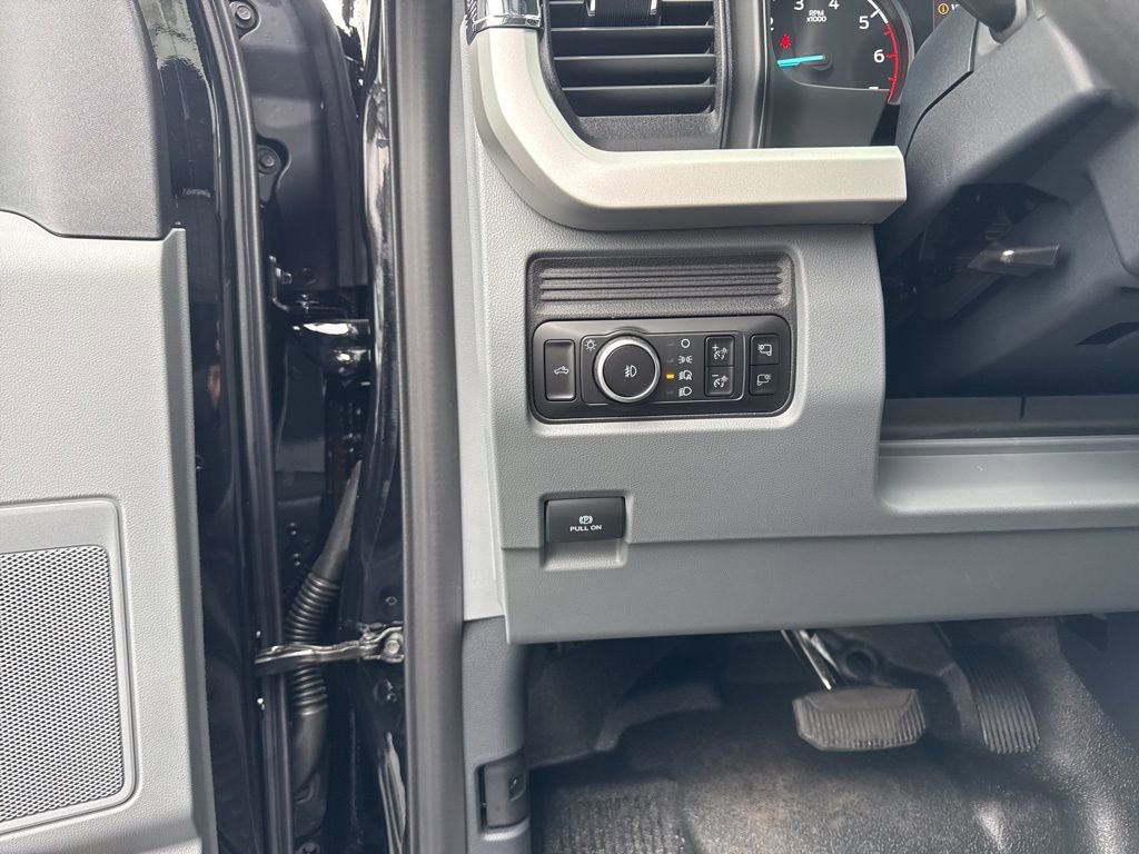 New 2026 Ford F350 XLT w/ FX4 Off-Road Package image 12