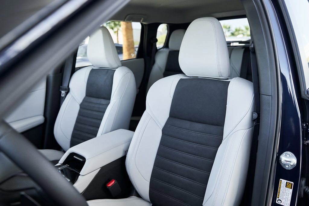 Used 2025 Mitsubishi Outlander SE FWD image 31