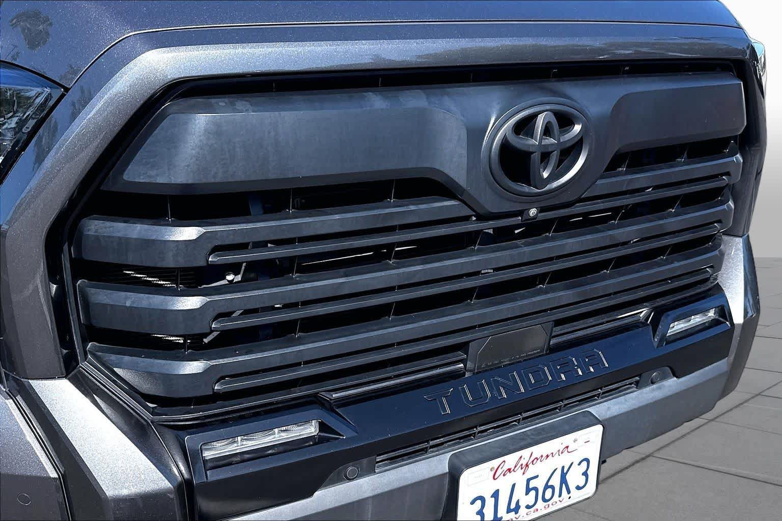 Used 2024 Toyota Tundra Limited AWD/4WD image 29
