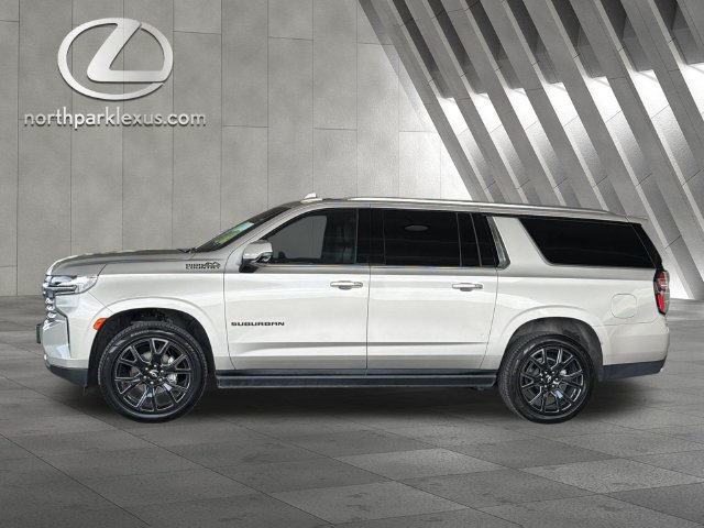 Used 2024 Chevrolet Suburban High Country AWD/4WD image 1