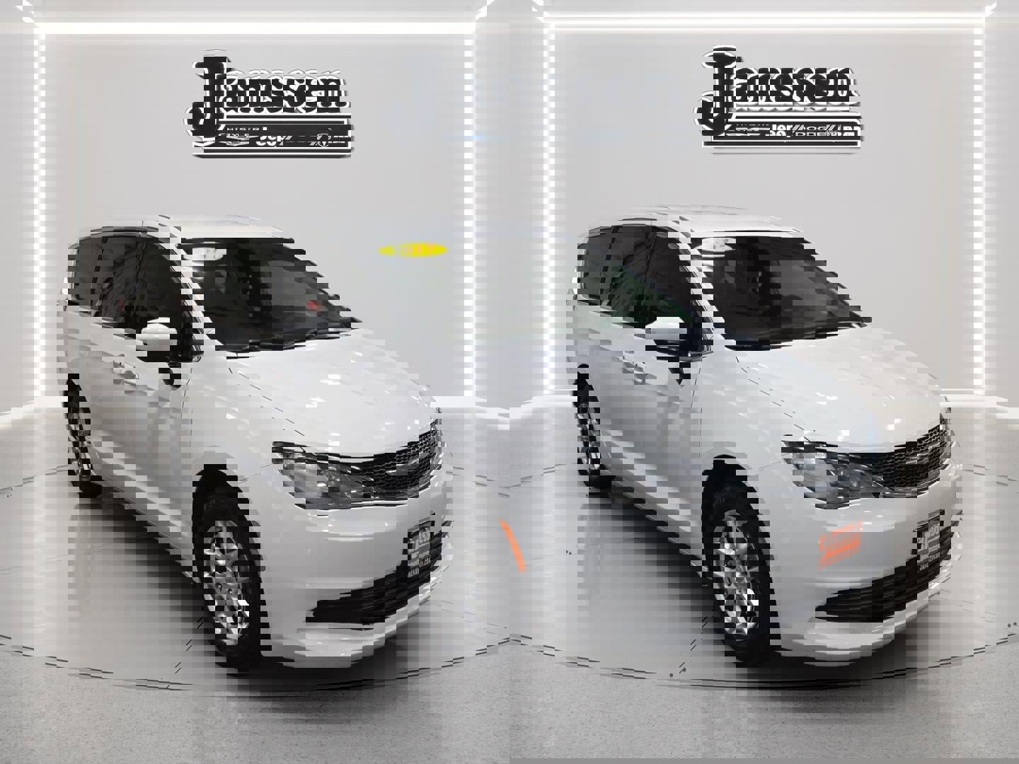 Used 2017 Chrysler Pacifica Touring image 5