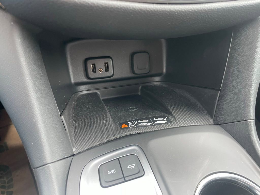 Used 2018 Chevrolet Equinox Premier image 12