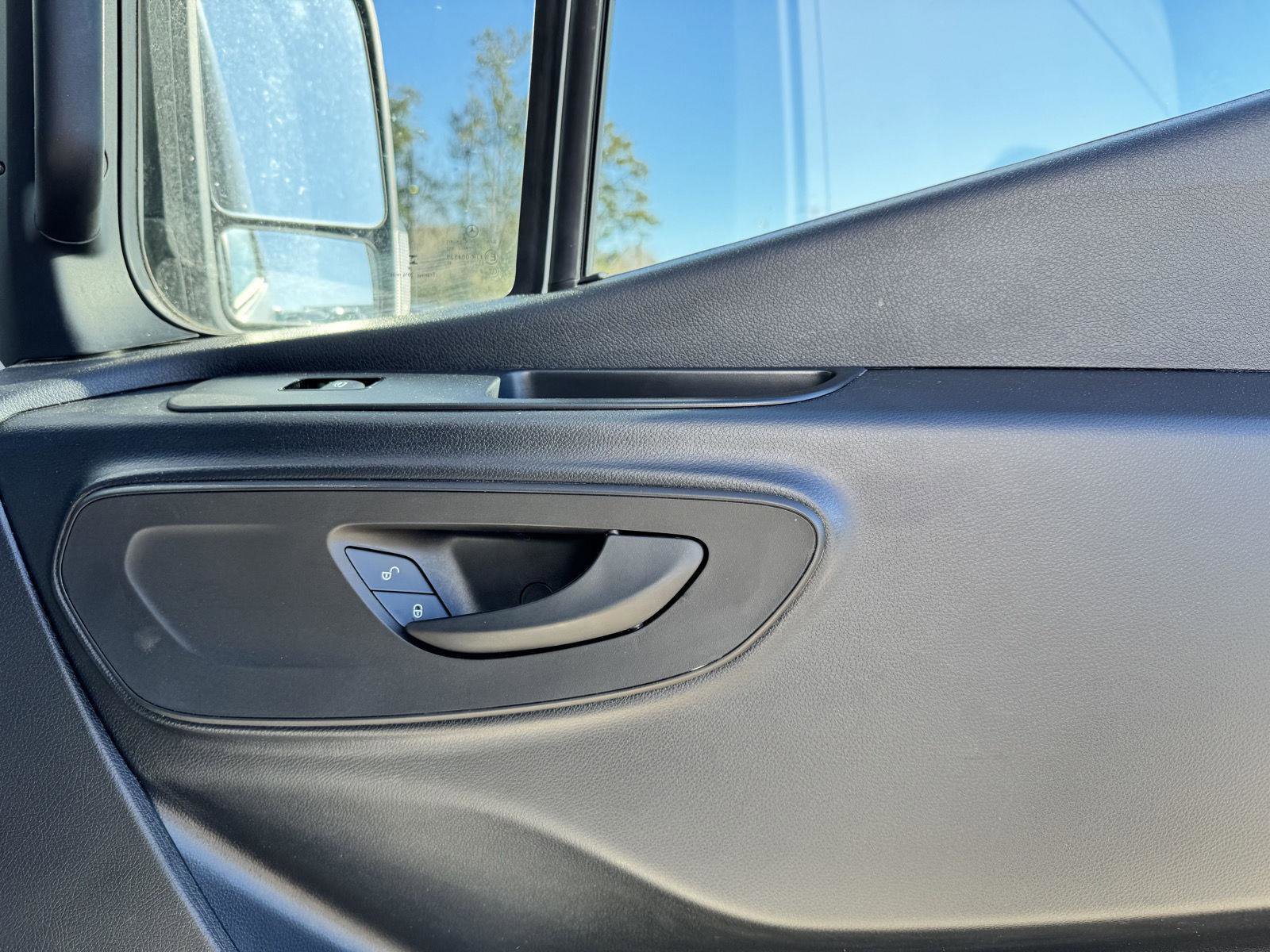 Used 2025 Mercedes-Benz Sprinter 2500 image 29