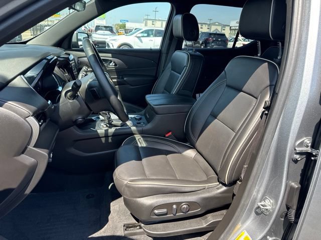Used 2023 Chevrolet Traverse Premier AWD/4WD image 18