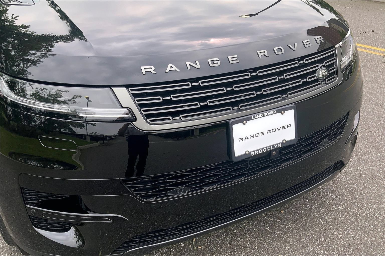 Certified 2024 Land Rover Range Rover Sport SE AWD/4WD image 30
