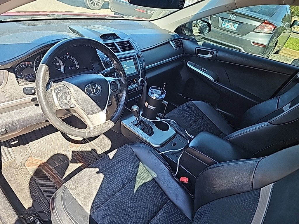 Used 2012 Toyota Camry LE image 3