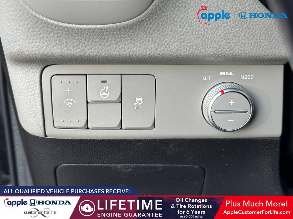 Used 2016 Kia Soul + w/ Primo Package FWD image 27