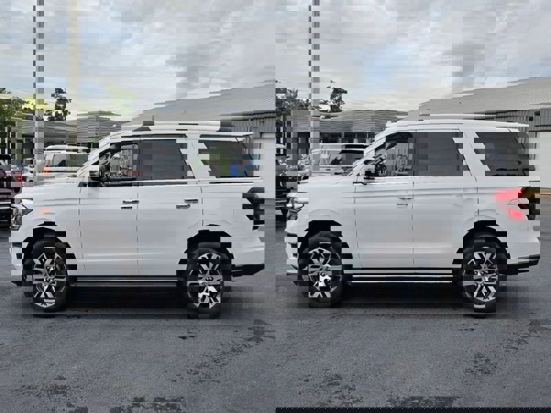 Used 2023 Ford Expedition Limited image 5