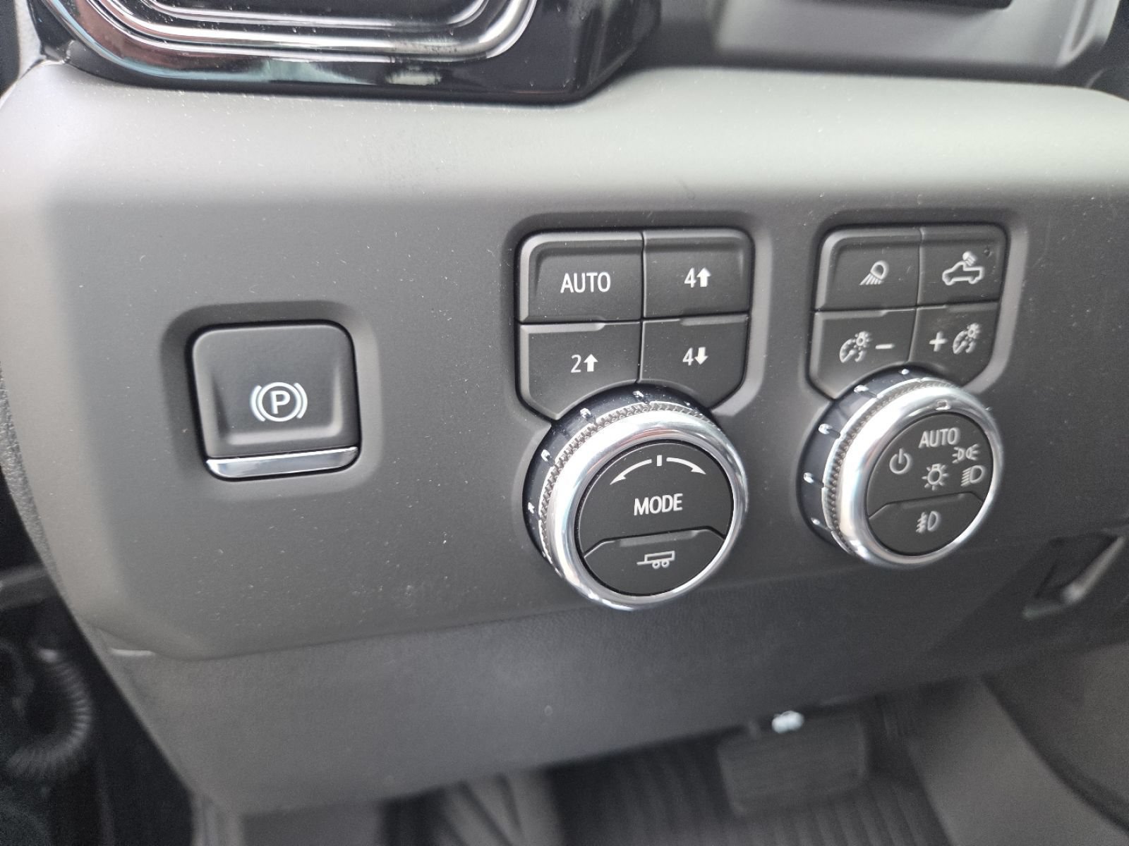New 2026 GMC Sierra 2500 AT4 w/ AT4 Premium Plus Package AWD/4WD image 6
