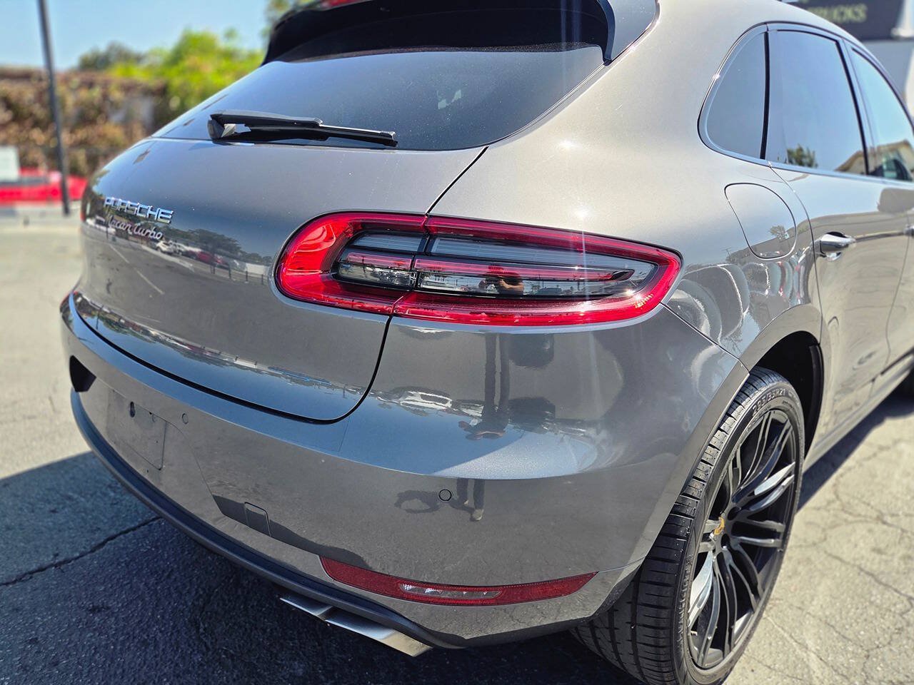 Used 2016 Porsche Macan Turbo AWD/4WD image 47
