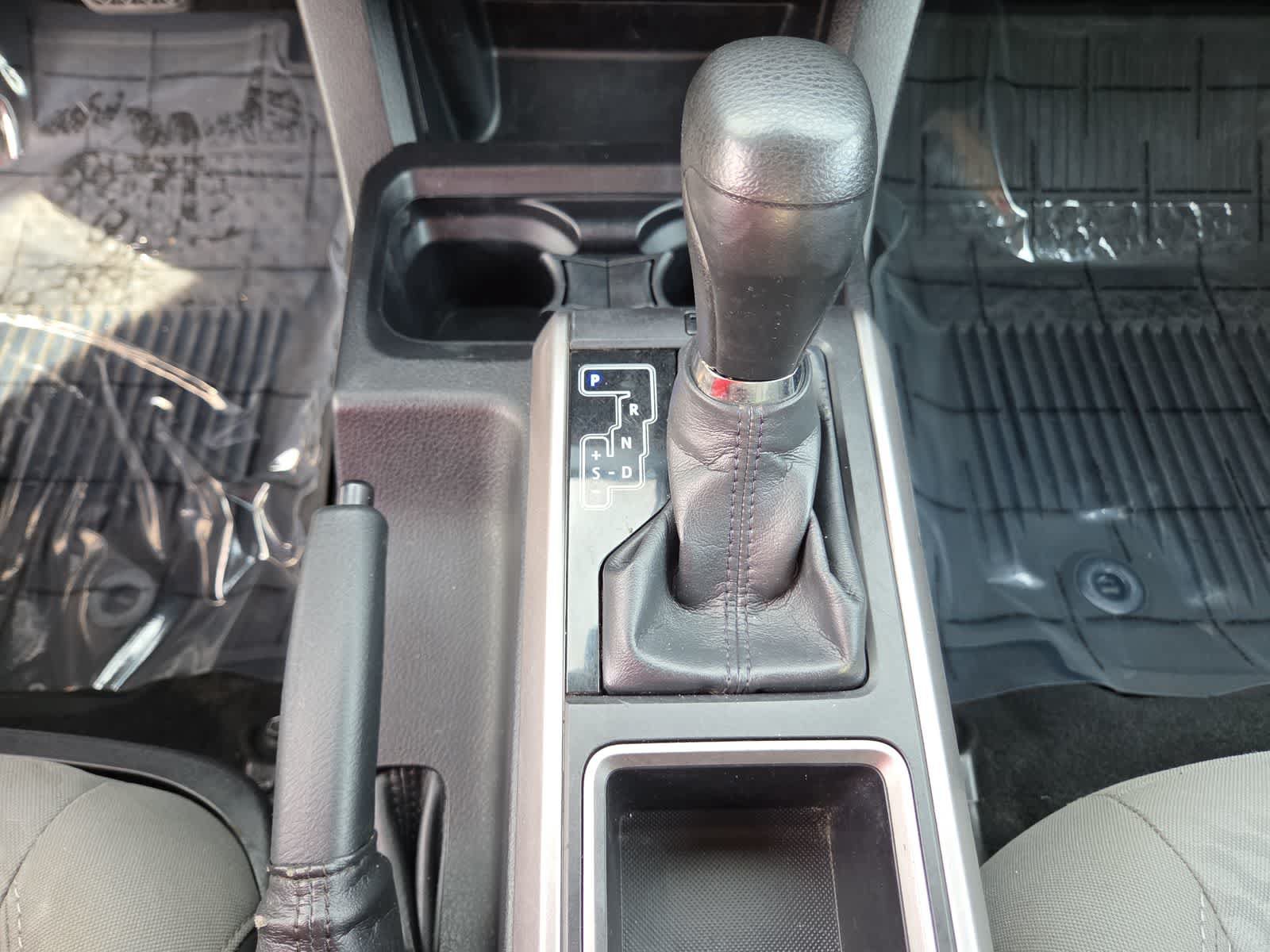 Used 2020 Toyota Tacoma SR5 w/ Blackout Package AWD/4WD image 25