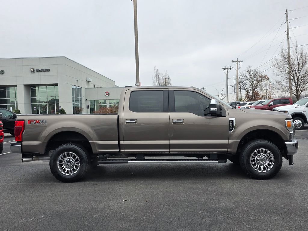 Used 2022 Ford F250 Lariat w/ Chrome Package image 4