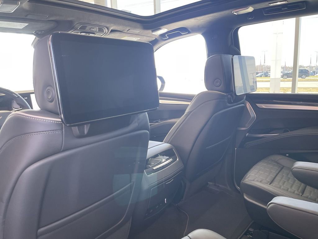 New 2026 Cadillac Escalade ESV V w/ LPO, ONYX Package image 26