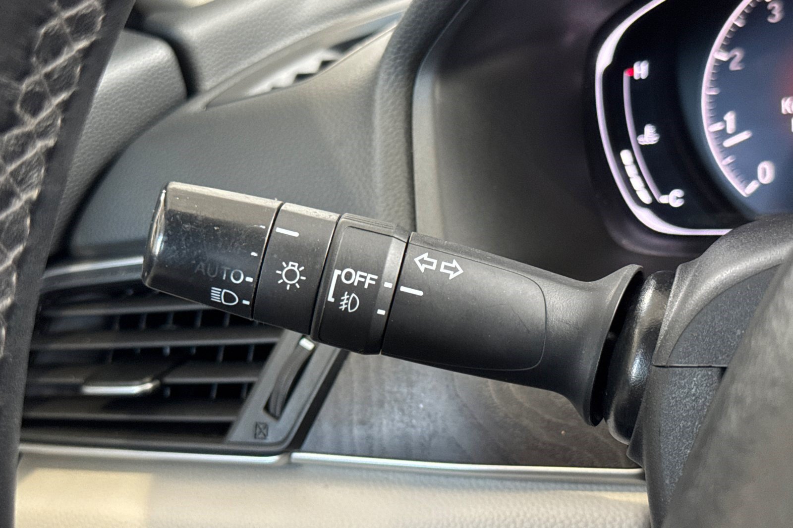 Used 2018 Honda Accord EX-L image 31