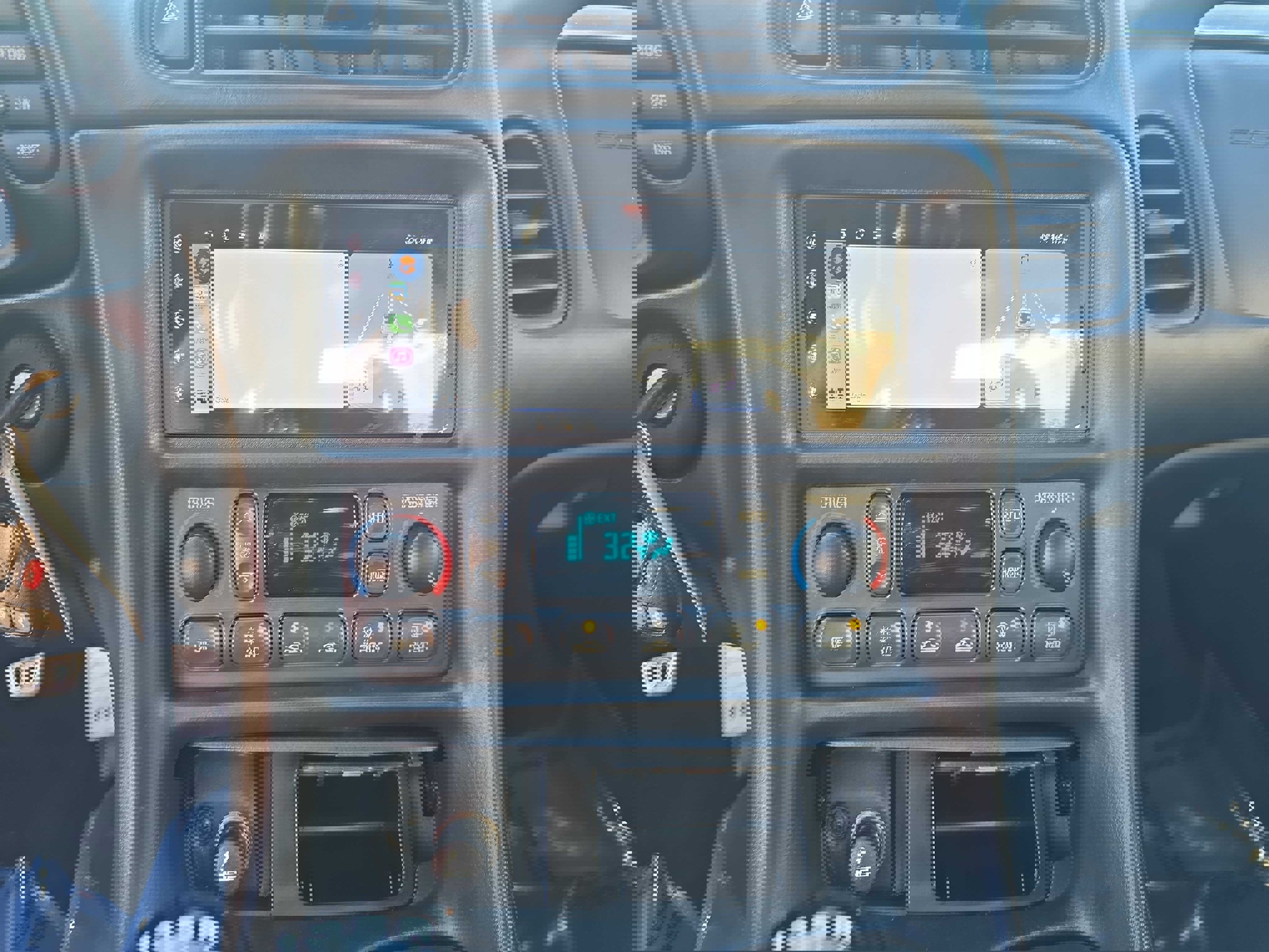 Used 2004 Chevrolet Corvette Convertible w/ Preferred Equipment Group image 22