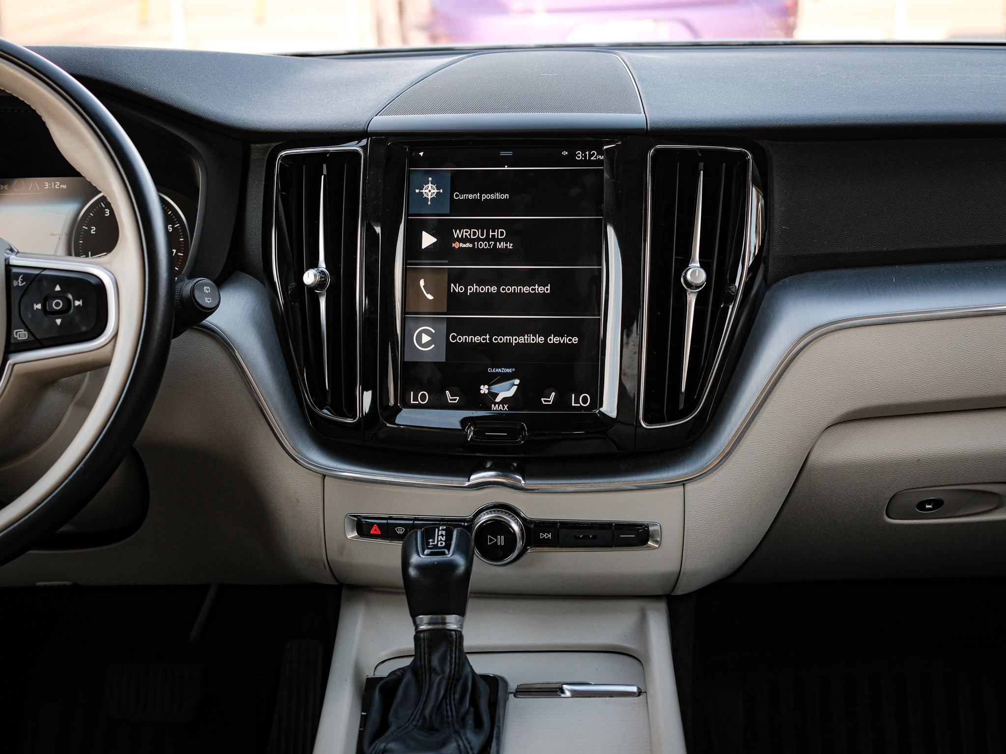 Used 2020 Volvo XC60 T6 Momentum image 30