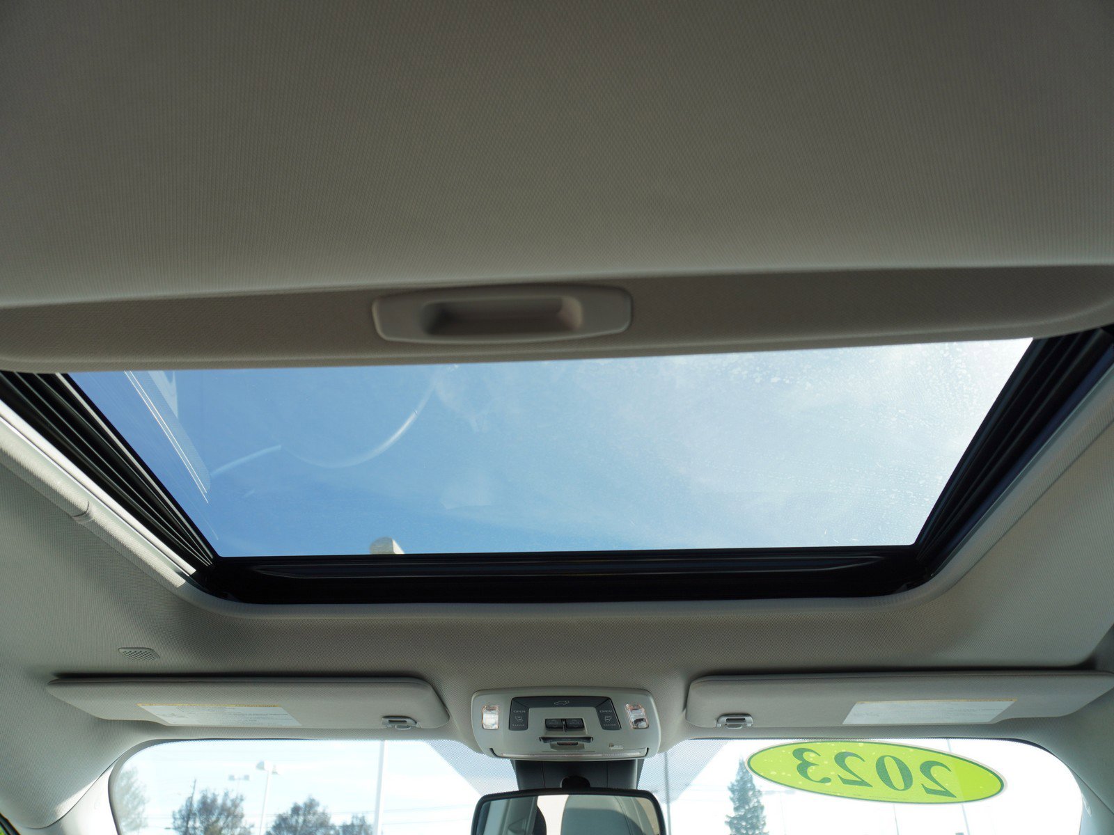 Used 2023 Toyota Sienna XLE image 16