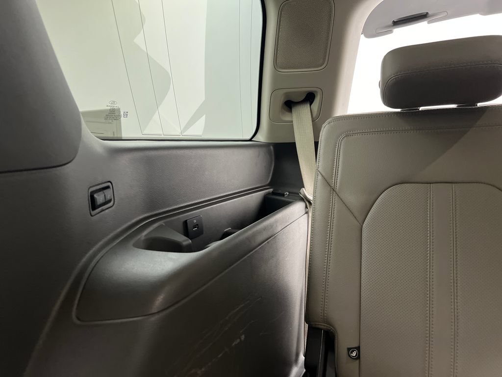 Used 2021 Ford Expedition Limited w/ Cargo Package RWD image 38