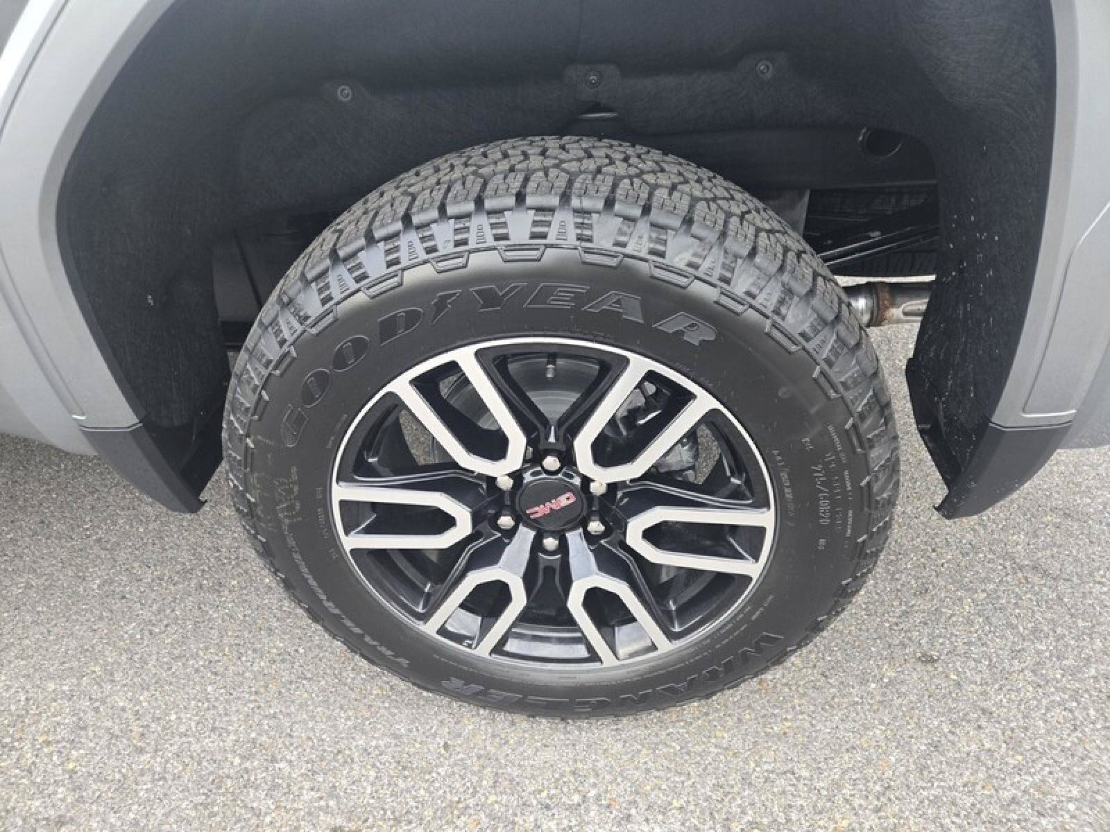 New 2026 GMC Sierra 1500 AT4 w/ AT4 Premium Package AWD/4WD image 7