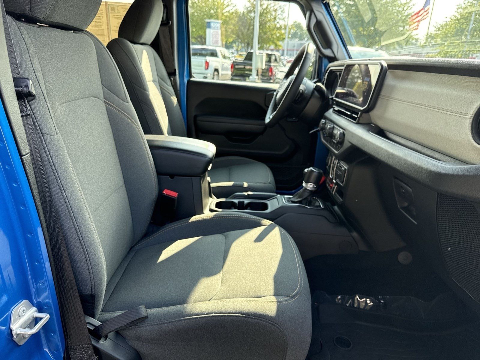 Used 2024 Jeep Wrangler Unlimited AWD/4WD image 22