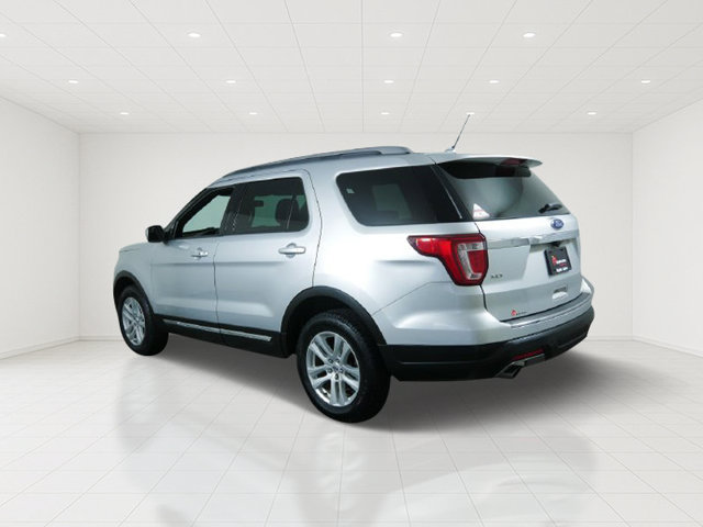 Certified 2018 Ford Explorer XLT AWD/4WD image 7