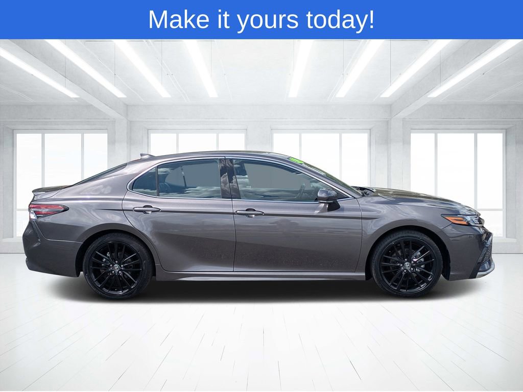 Used 2023 Toyota Camry XSE FWD image 2