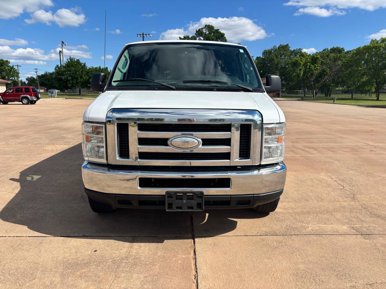 Used 2014 Ford E-350 and Econoline 350 XLT RWD image 5