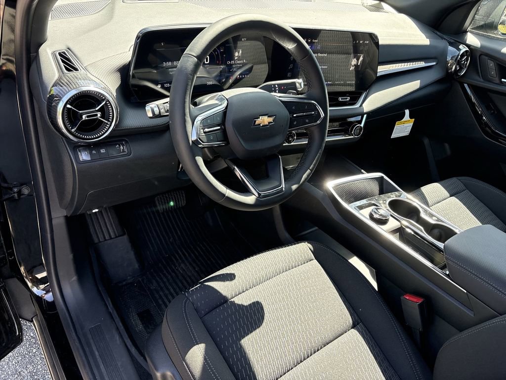 New 2026 Chevrolet Equinox LT w/ Safety and Technology Package FWD image 11