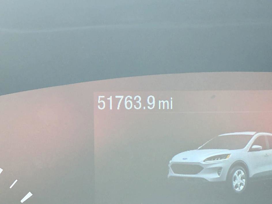 Used 2020 Ford Escape SE image 18